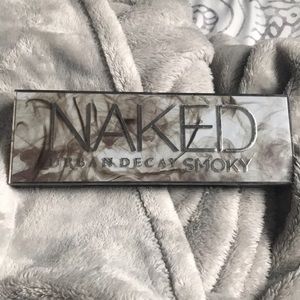 New Urban Decay naked smoky eyeshadow palette